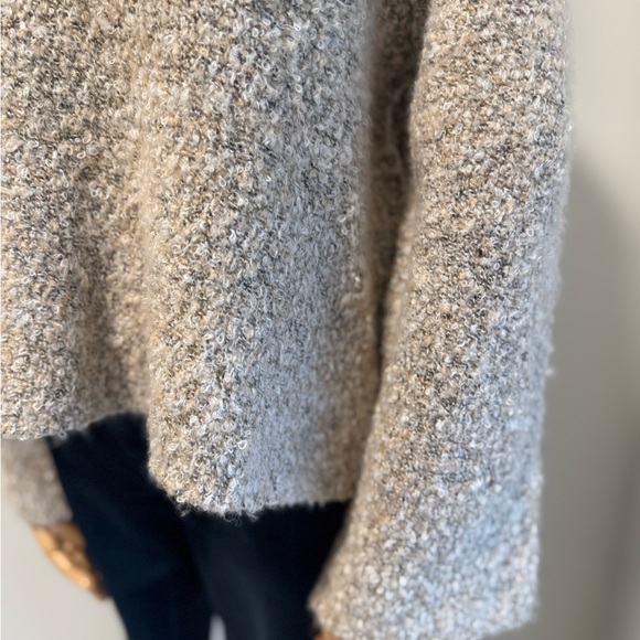 Free People Textured Cream Sweater
(Listing #17) - Picture 5 of 10